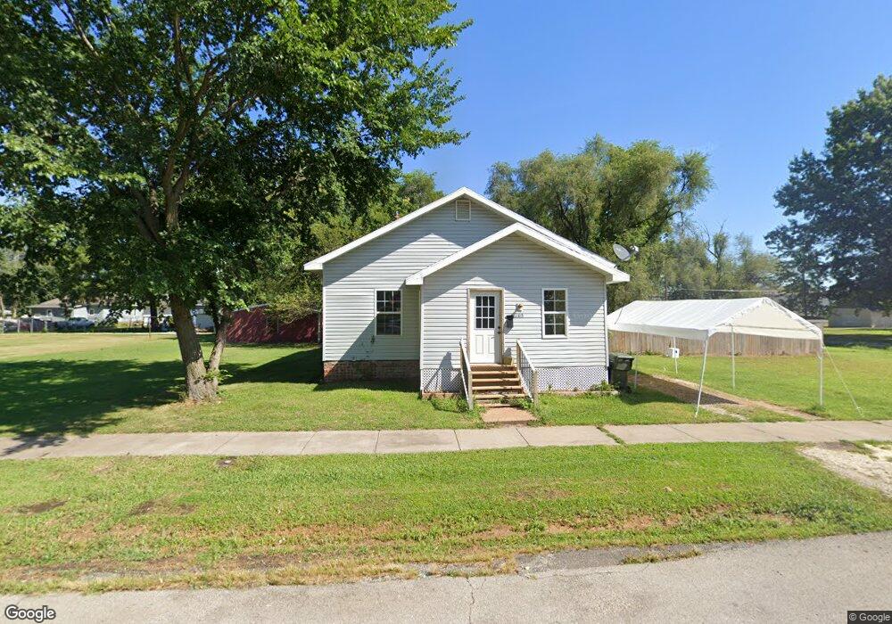 1105 Buchanan St, Moberly, MO 65270 - photo 1