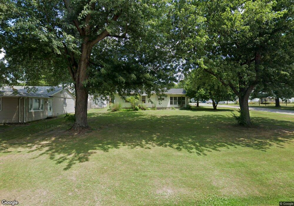 1104 2nd St, Covington, IN 47932 - photo 1