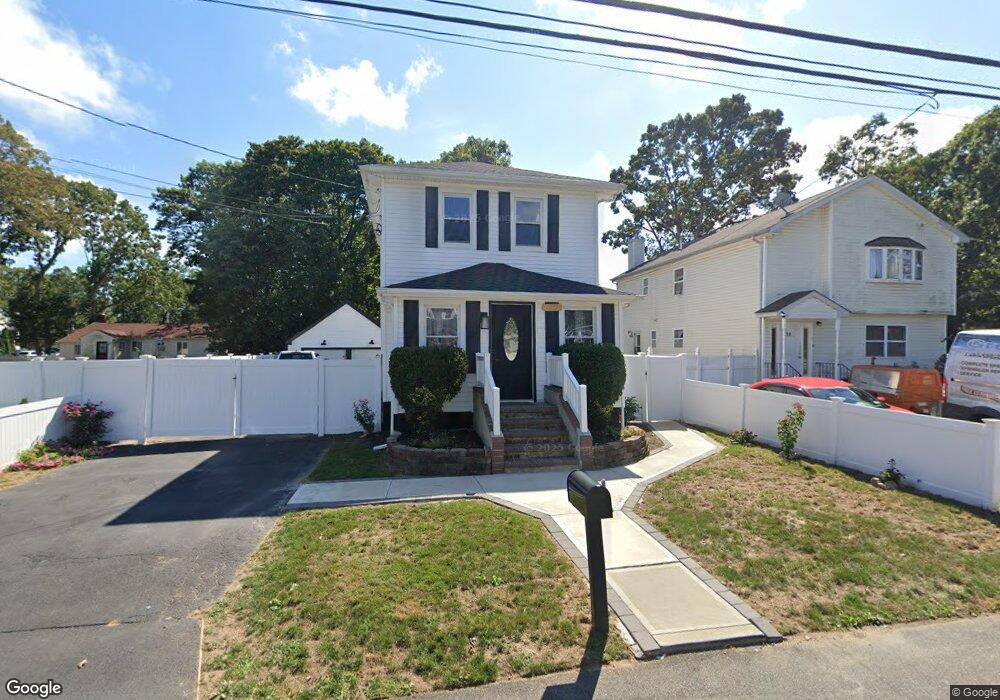 122 43rd St, Copiague, NY 11726 - photo 1