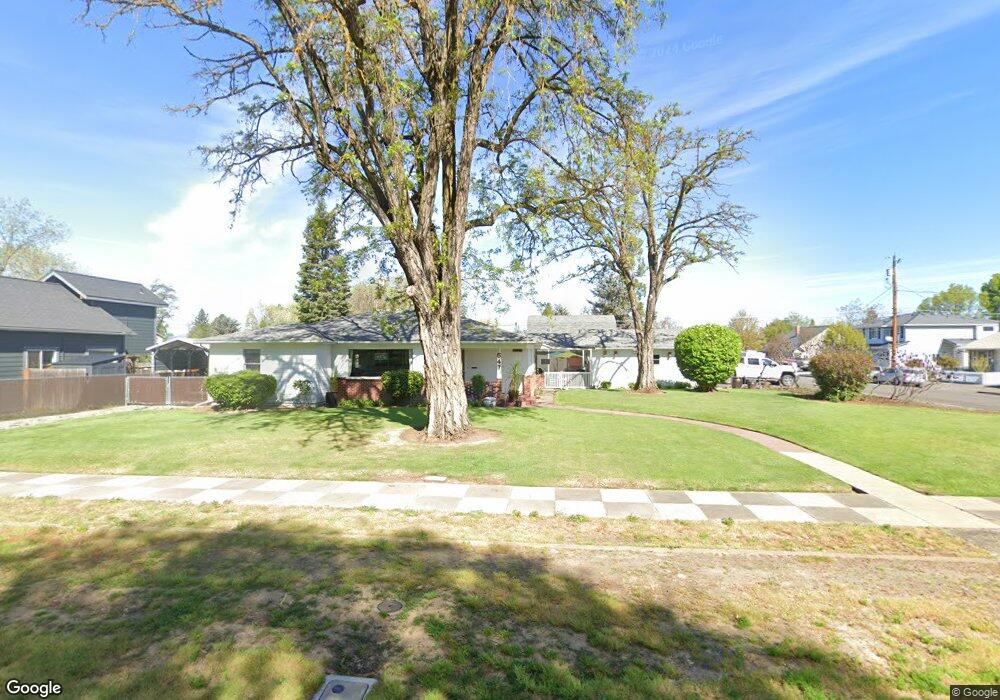 647 Laurel St, Central Point, OR 97502 - photo 1