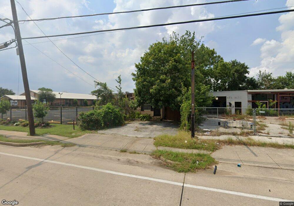 1706 W 34th St, Houston, TX 77018 - photo 1