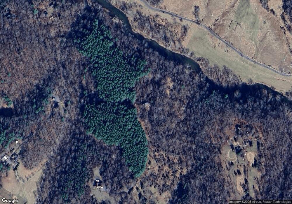 137 Henze Ln, Castleton, VA 22716 - photo 1