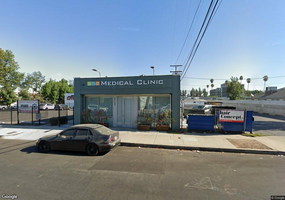 21133 Costanso St, Woodland Hills, CA 91364 - photo 1