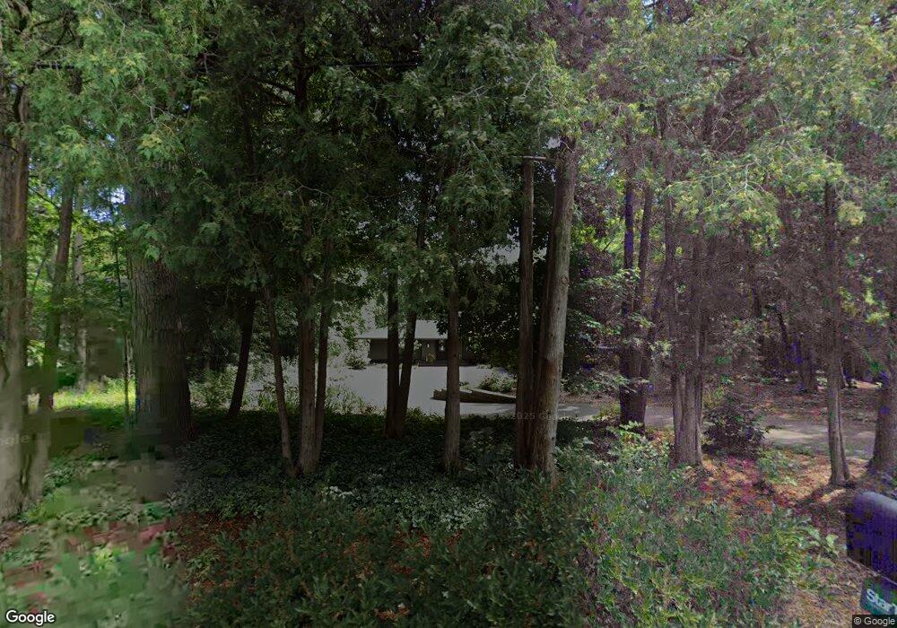 3865 Honeysuckle Rd, Wayzata, MN 55391 - photo 1