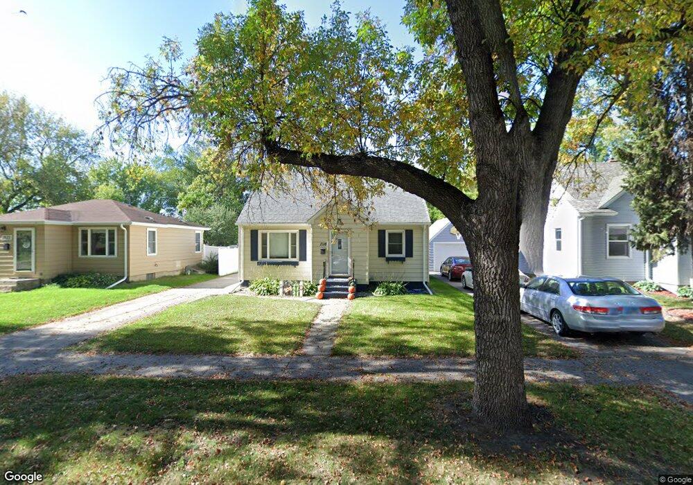 1118 S 9th St, Grand Forks, ND 58201 - photo 1