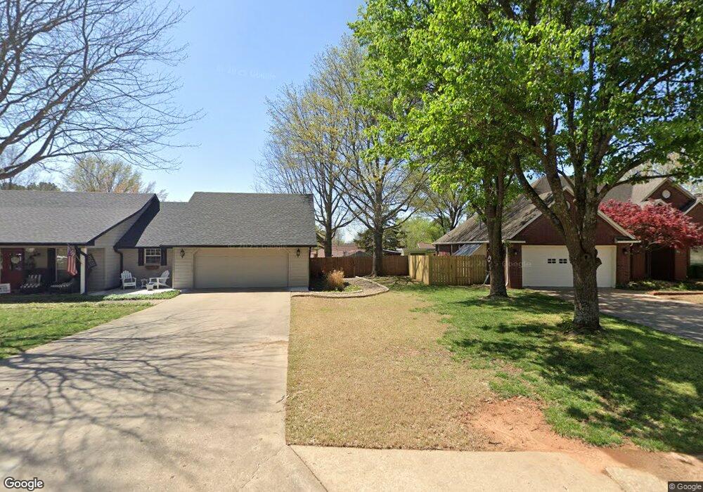 17 E 26th Cir, Fayetteville, AR 72701 - photo 1