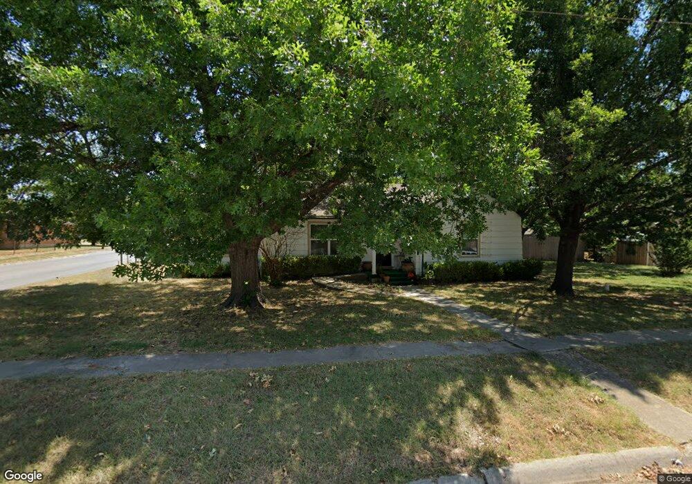 1016 Gladney St, Gainesville, TX 76240 - photo 1