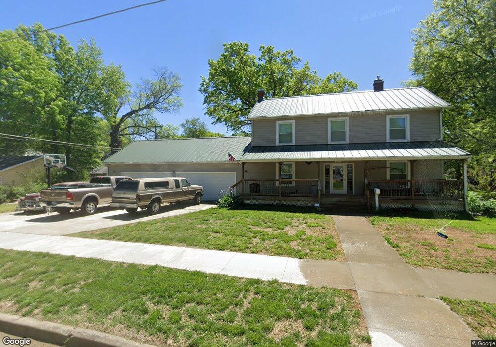2315 SW 13th St, Topeka, KS 66604 - photo 1
