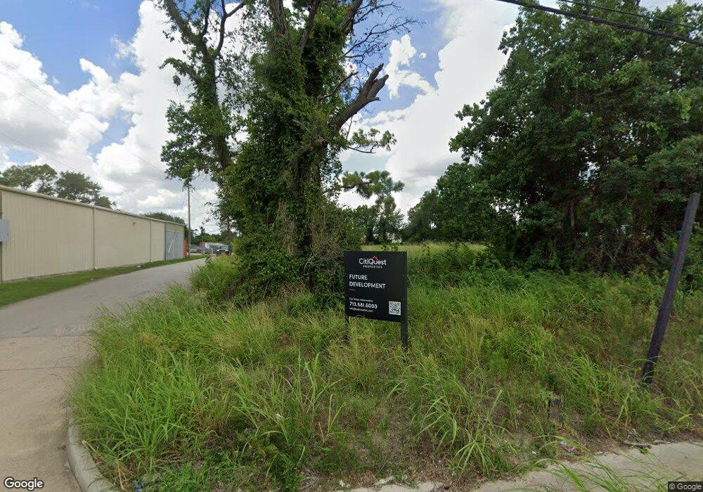 4450 Pinemont Dr, Houston, TX 77018 - photo 1