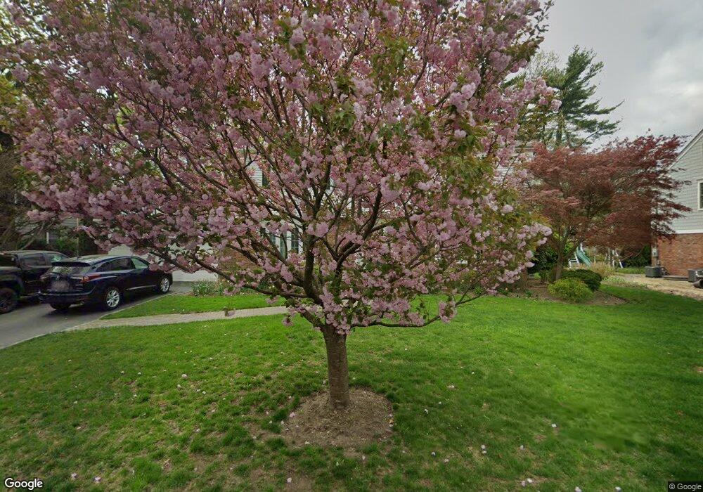 312 Trumbull Rd, Manhasset, NY 11030 - photo 1