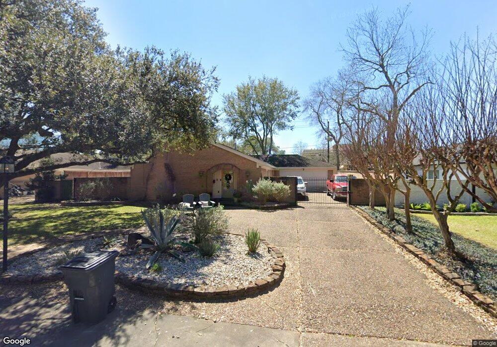 10023 Locke Ln, Houston, TX 77042 - photo 1