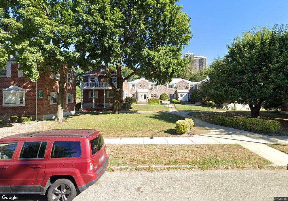 261-75 Langston Ave unit A, Glen Oaks, NY 11004 - photo 1