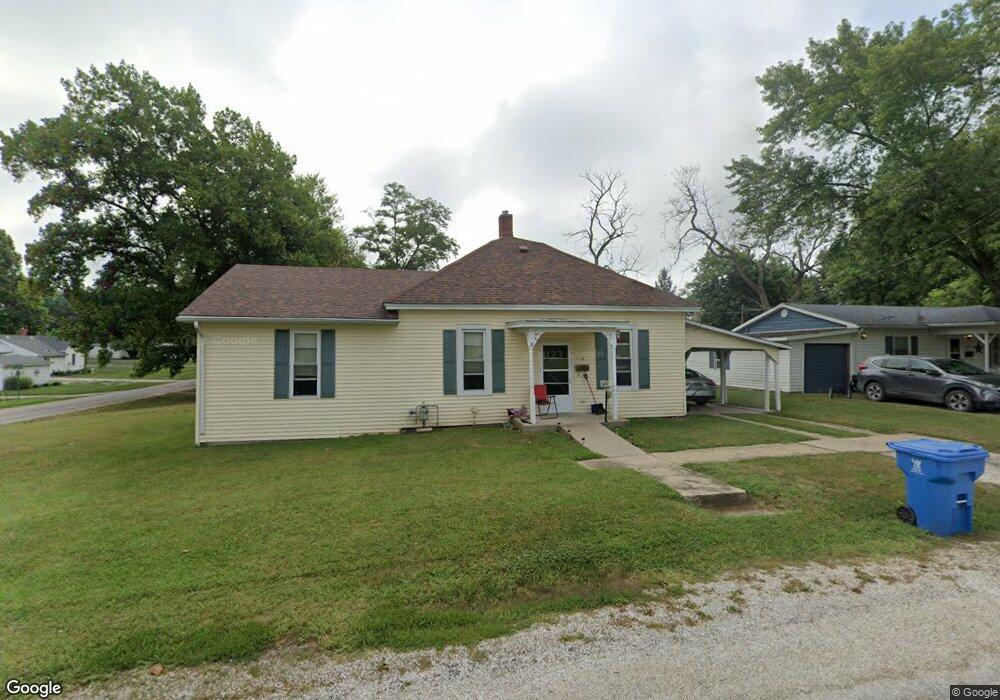 112 S Pitt St, Virginia, IL 62691 - photo 1