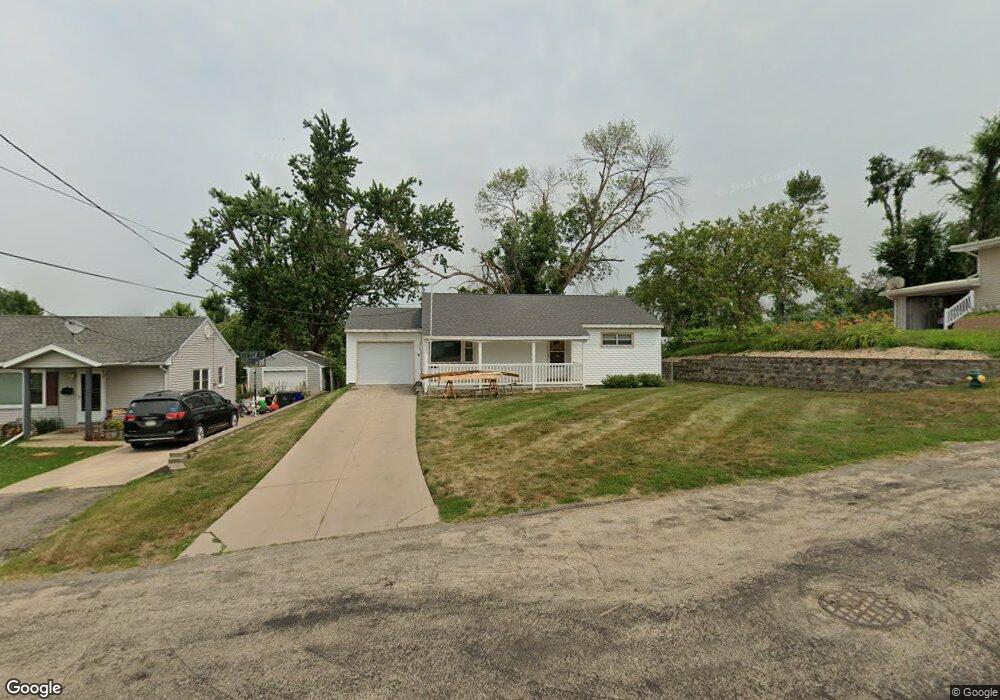 2543 Kathryn St SW, Cedar Rapids, IA 52404 - photo 1