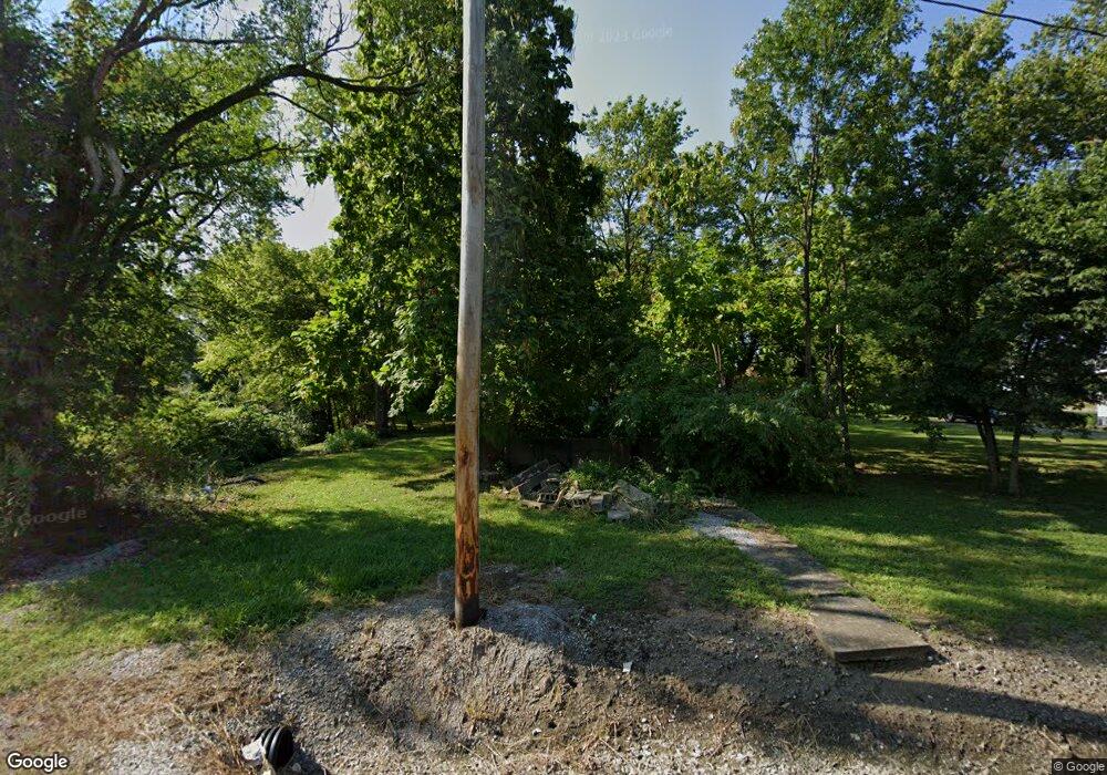 709 W Elm St, Harrisburg, IL 62946 - photo 1