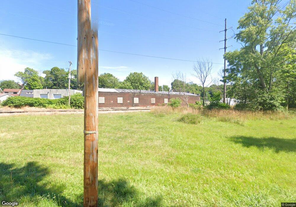 917 10th St NE, Canton, OH 44704 - photo 1