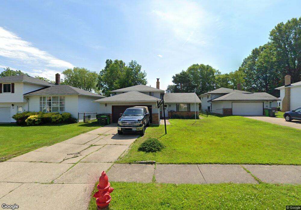 1893 Kennedy Dr, Wickliffe, OH 44092 - photo 1