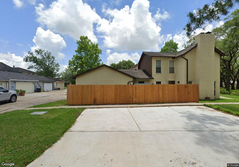 7 E Castle Harbour Dr, Friendswood, TX 77546 - photo 1