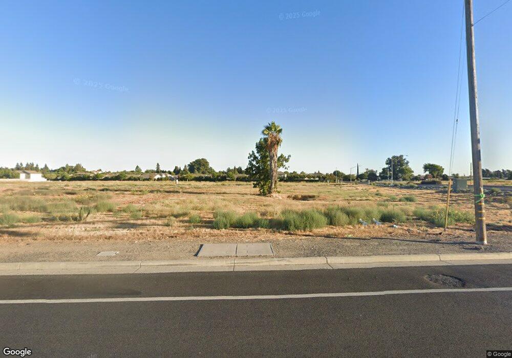 2931 W F St, Oakdale, CA 95361 - photo 1