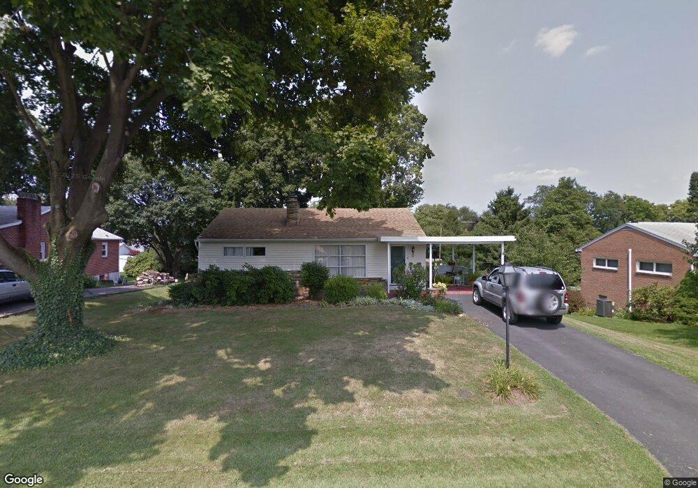 17946 Pin Oak Rd, Hagerstown, MD 21740 - photo 1