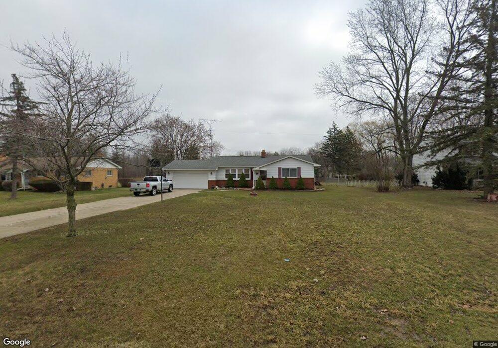 6015 Lancaster Dr, Flint, MI 48532 - photo 1