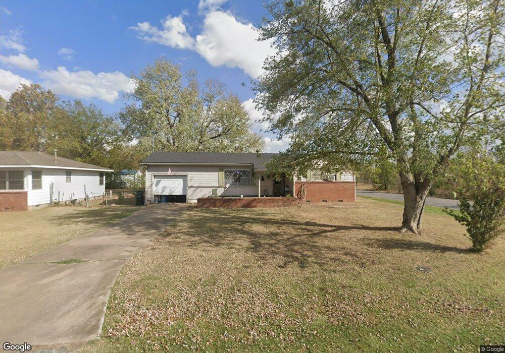 1317 S Osage Ave, Okmulgee, OK 74447 - photo 1