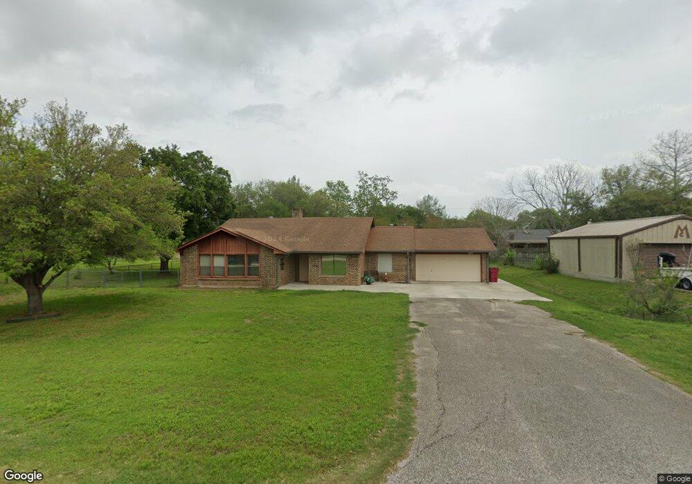 113 Nueces St, Bay City, TX 77414 - photo 1