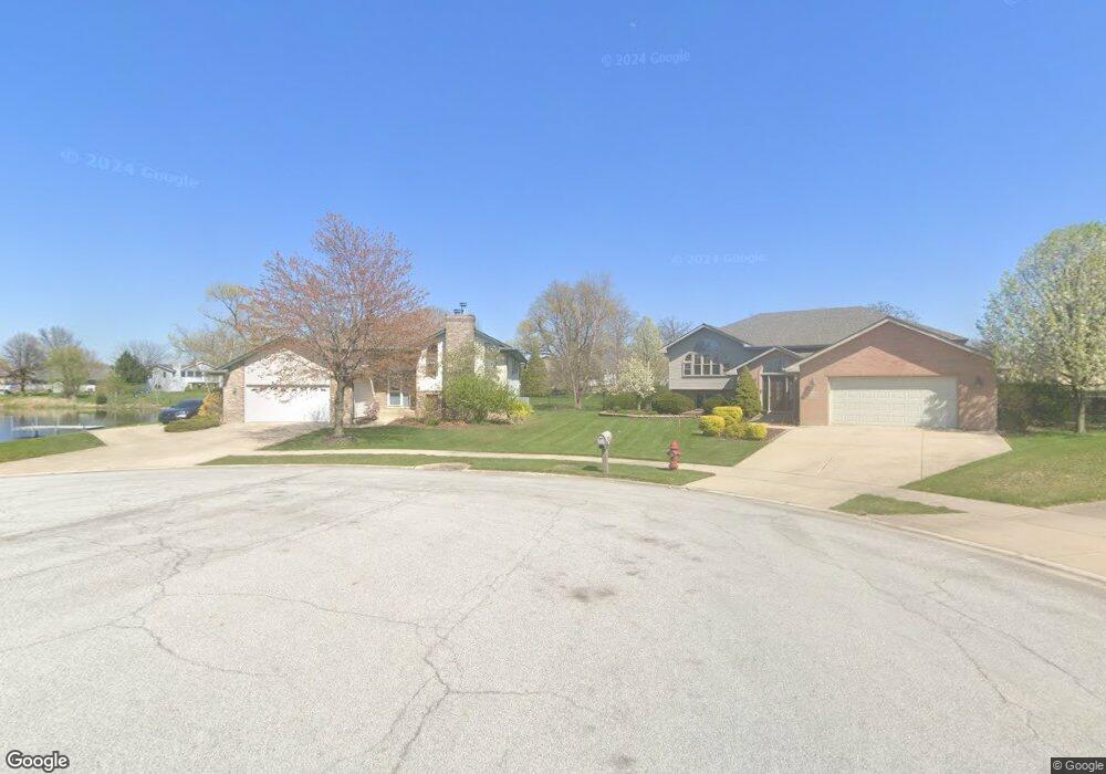 2719 Oak Leaf Ct, Crown Point, IN 46307 - photo 1