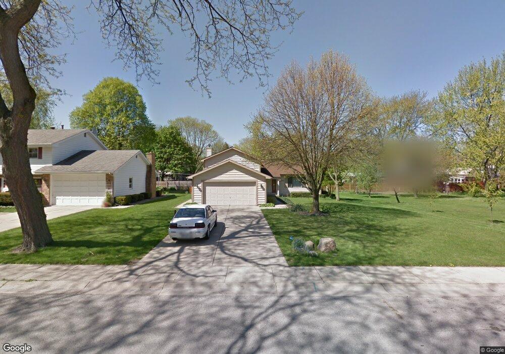 870 Sheldon Ave, Aurora, IL 60506 - photo 1