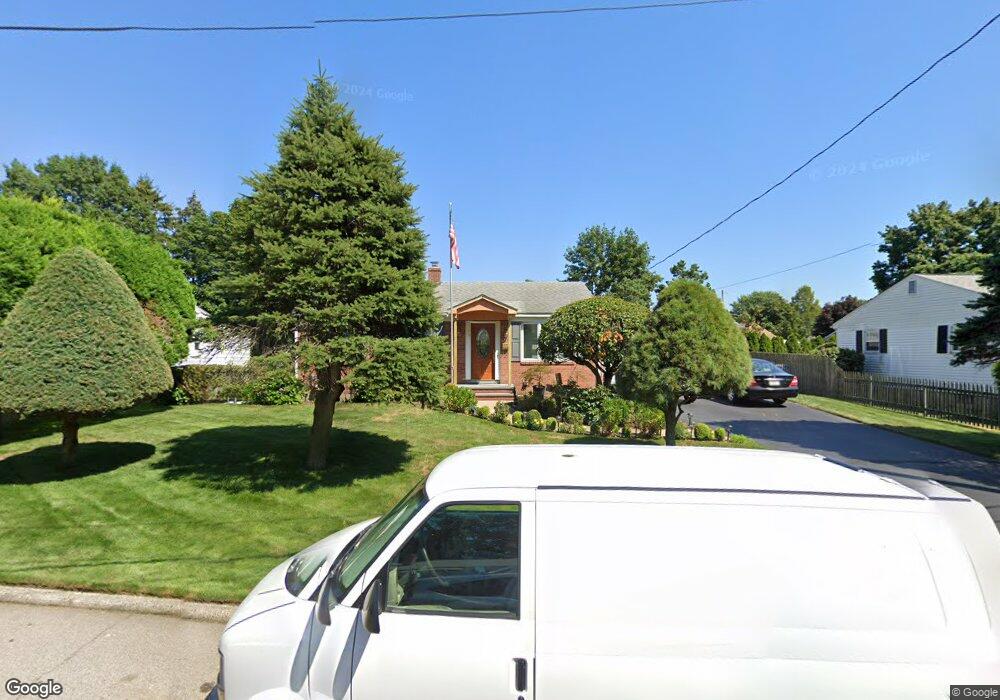 70 Ferncrest Dr, Riverside, RI 02915 - photo 1