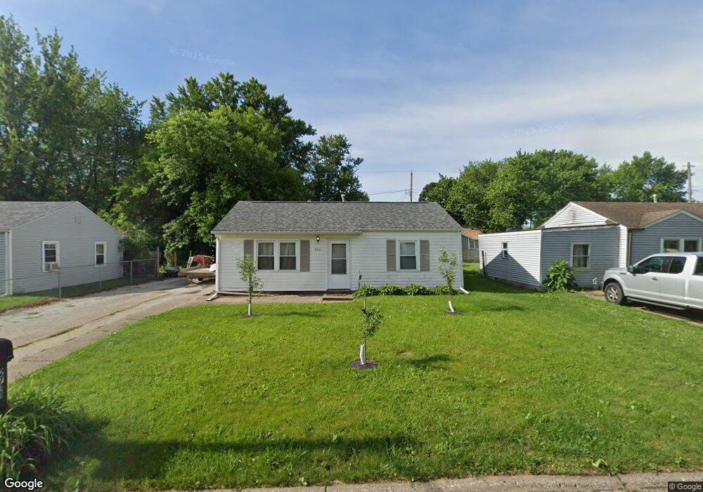 2711 W 71st St, Davenport, IL 52806 - photo 1