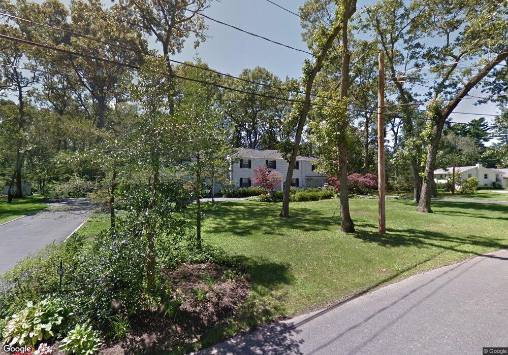 3 Quaker Ridge Rd, Glen Head, NY 11545 - photo 1