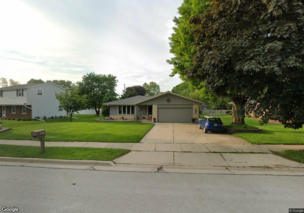 2016 Laura Ln, Waukesha, WI 53186 - photo 1