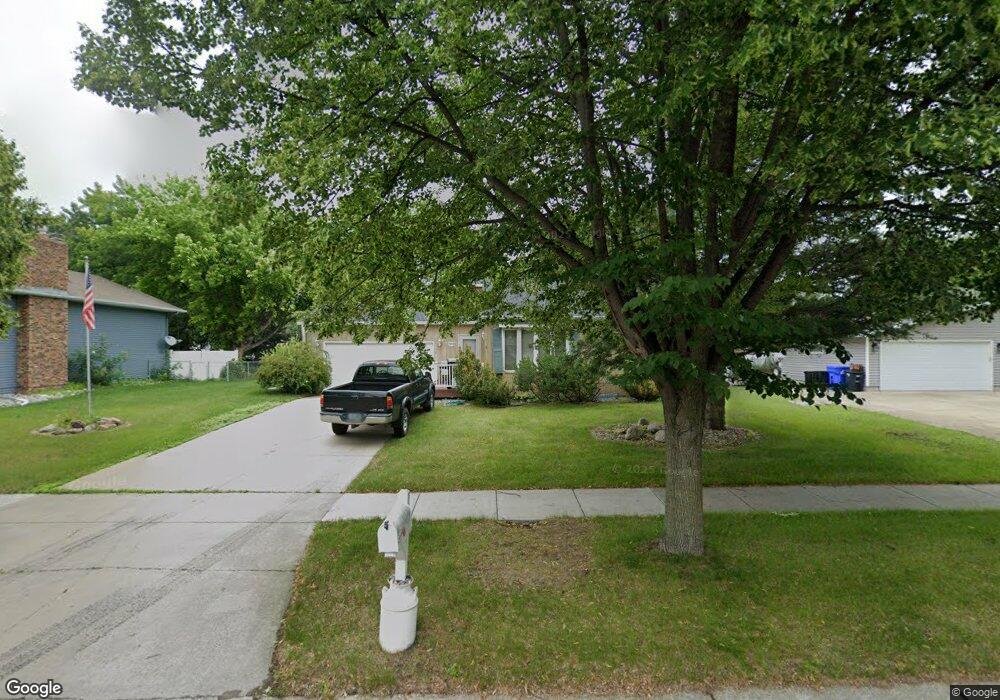 3219 Maple St N, Fargo, ND 58102 - photo 1