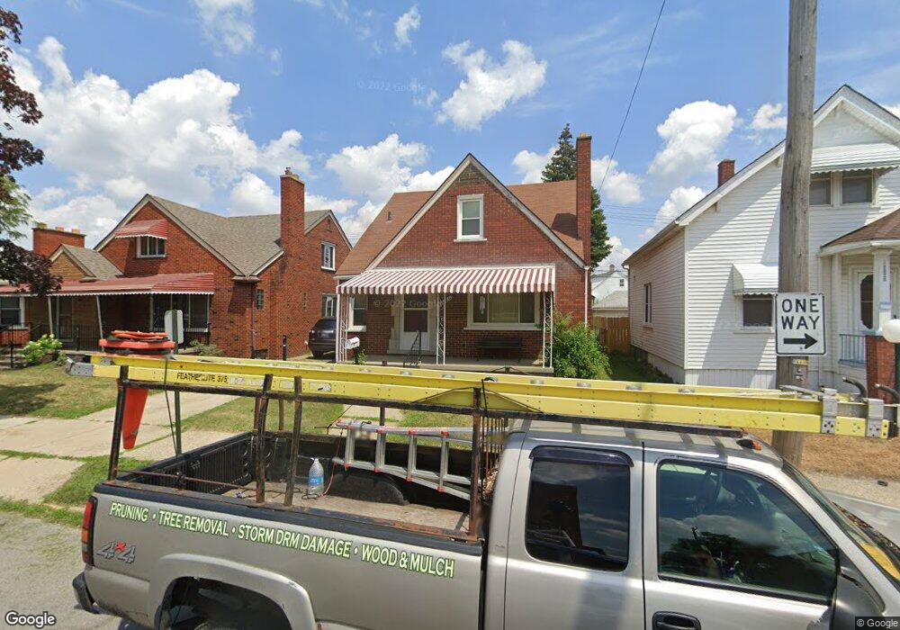 12026 Mitchell St, HamtraMcK, MI 48212 - photo 1