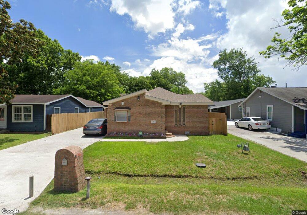 8118 Hezekiah Ln, Houston, TX 77088 - photo 1
