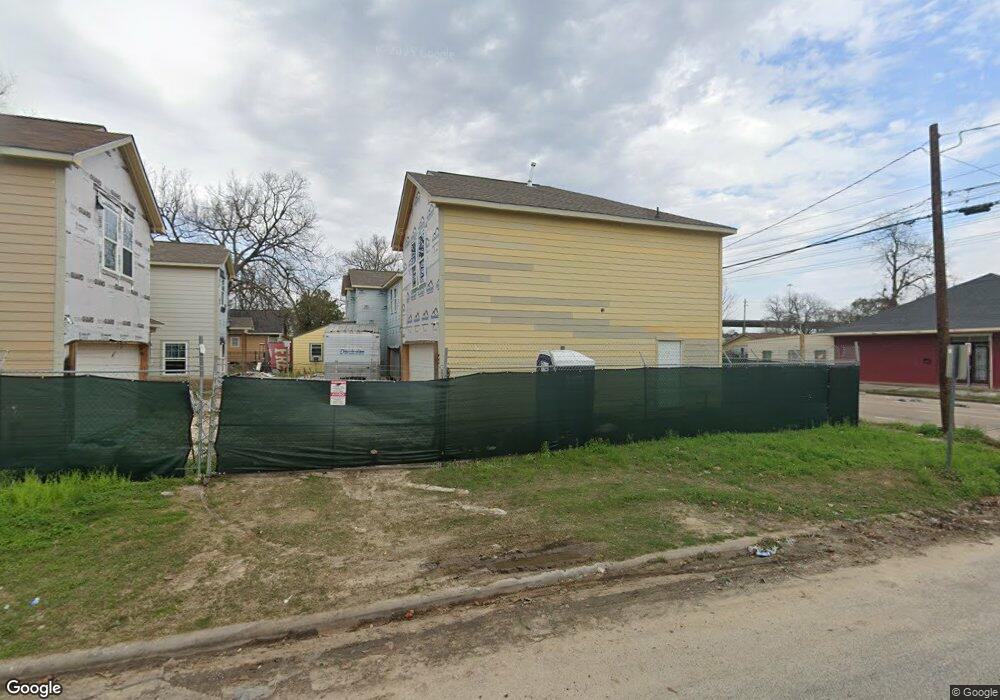 1519 Fairbanks St, Houston, TX 77009 - photo 1