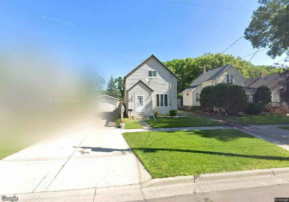 1427 4th Ave S, Fargo, ND 58103 - photo 1