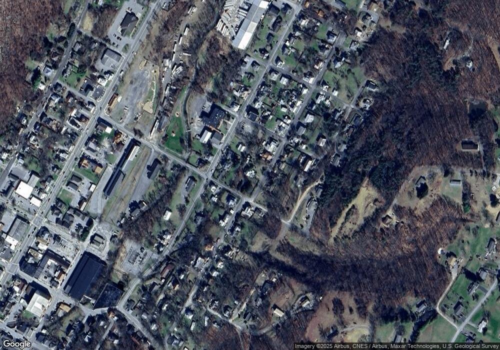 190 S Laurel Ave, Berkeley Springs, WV 25411 - photo 1