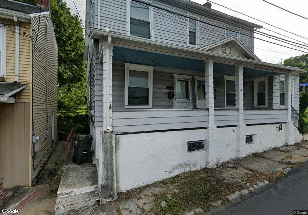252 W Main St unit Resid, Bath, PA 18014 - photo 1