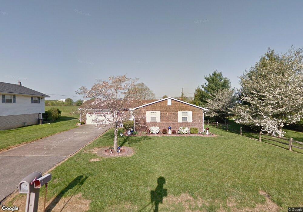 1474 W Calumet Dr, Worthington, KY 41183 - photo 1