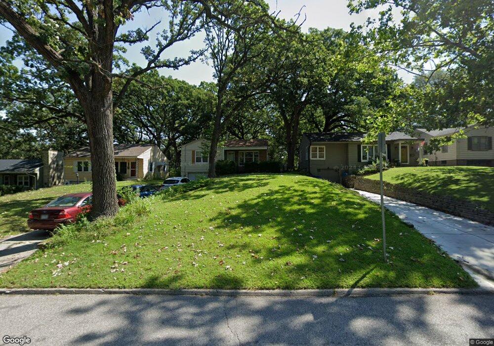 3313 38th St, Des Moines, IA 50310 - photo 1