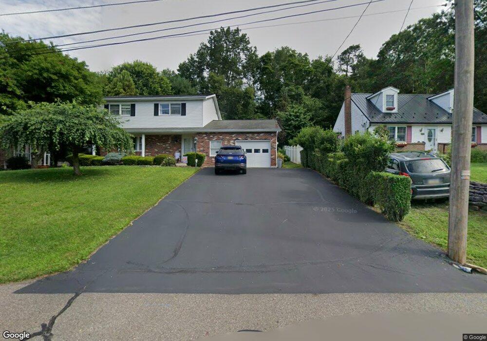 585 Fernwood Ave, Saint Clair, PA 17970 - photo 1