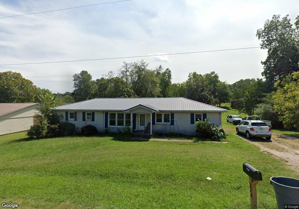 226 Southwood Dr, Linden, TN 37096 - photo 1