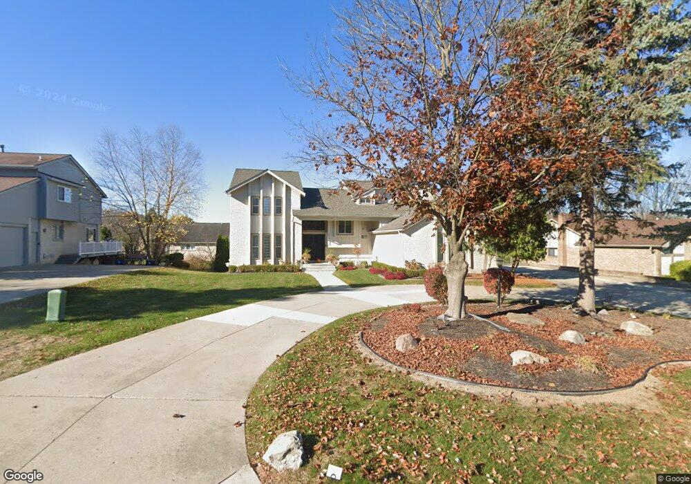 6740 Arlington Dr, West Bloomfield, MI 48322 - photo 1