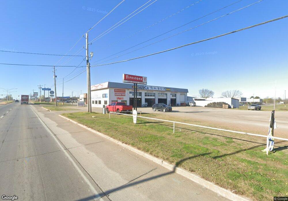 1706 S Wood Dr, Okmulgee, OK 74447 - photo 1