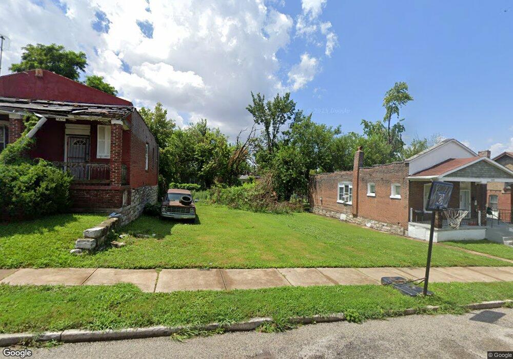 4476 Penrose St, Saint Louis, MO 63115 - photo 1