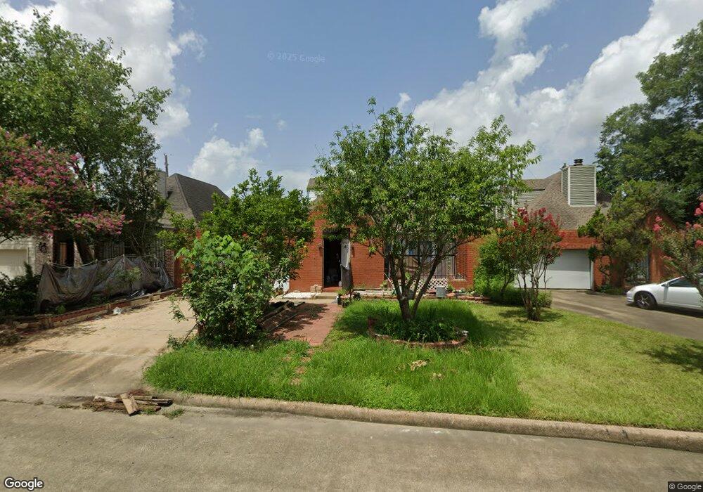 1739 Gingerleaf Ln, Houston, TX 77055 - photo 1