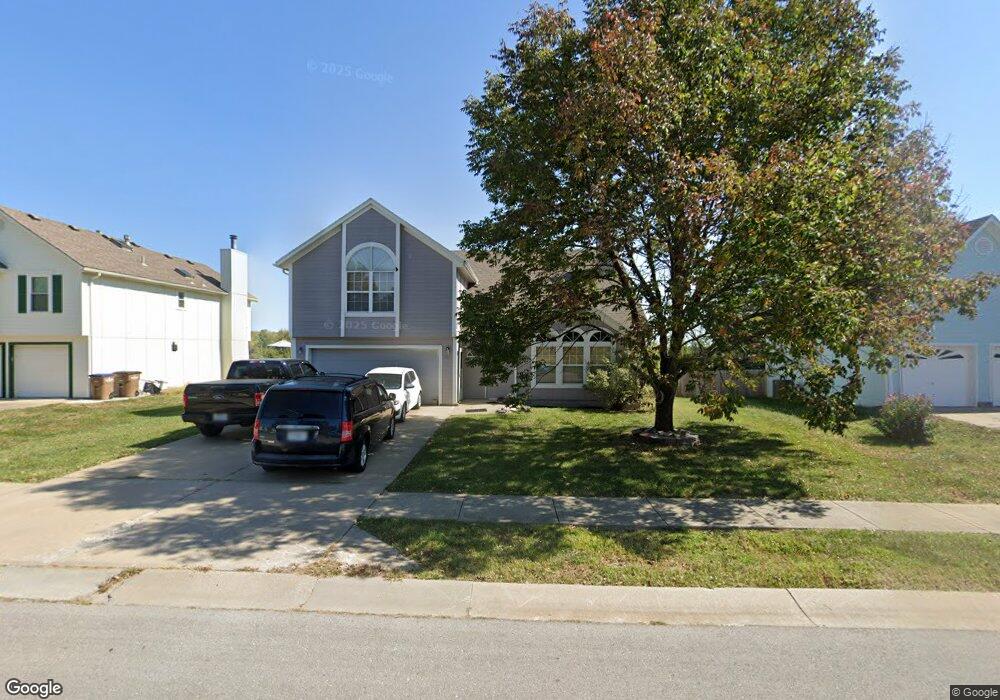 505 N Crest Dr, Raymore, MO 64083 - photo 1