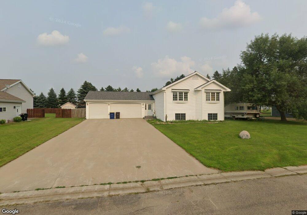 805 10th Ave SW, Jamestown, ND 58401 - photo 1